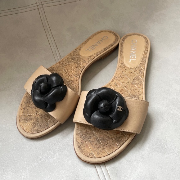 Chanel camellia sandals - Picture 1 of 3